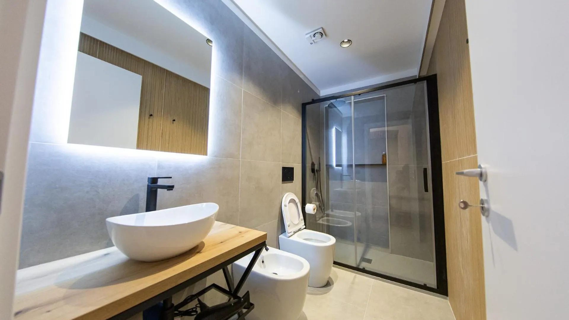 Lia Urban Suites - Genova Foce 0*, Genoa