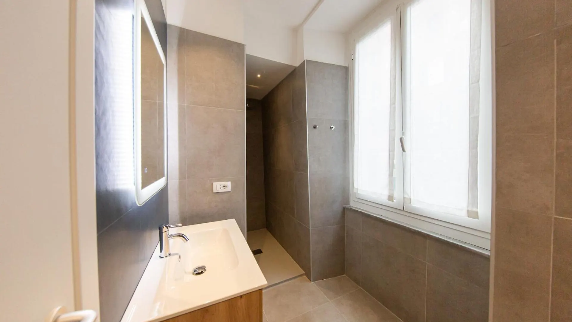 Lia Urban Suites - Genova Foce